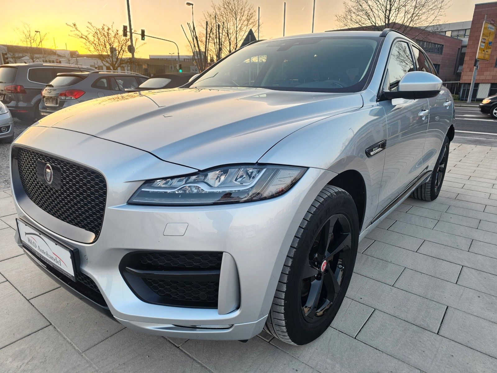 JAGUAR F-Pace