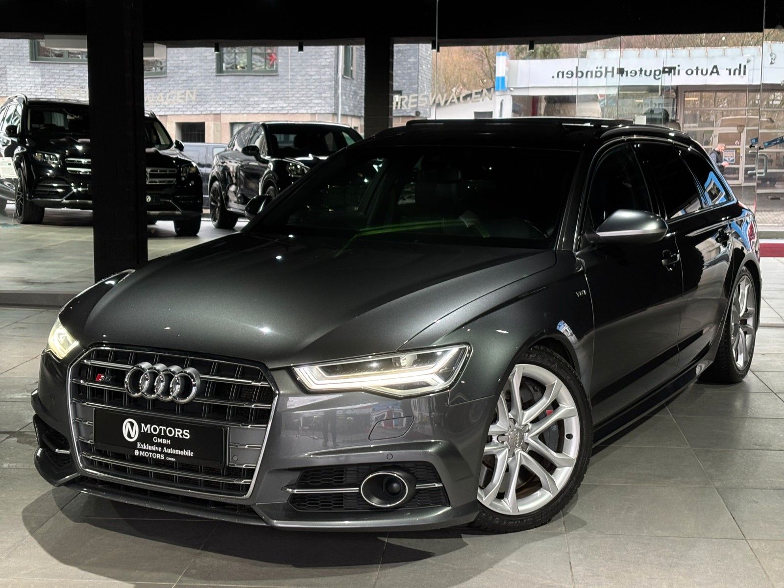 Fahrzeugabbildung Audi S6 Avant 4.0 TFSI *Panorama*Memory*K-Entry