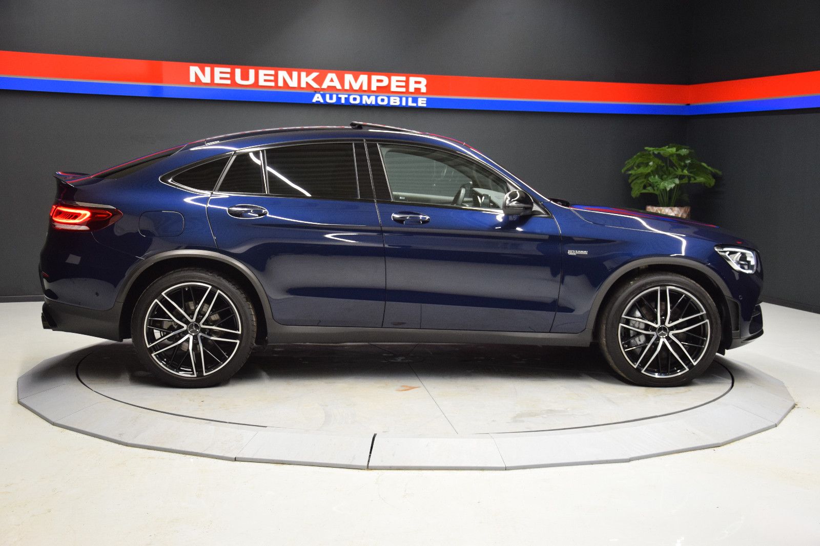 Fahrzeugabbildung Mercedes-Benz GLC 43 Coupe AMG 4Matic Pano s.AGA HuD ACC Burme