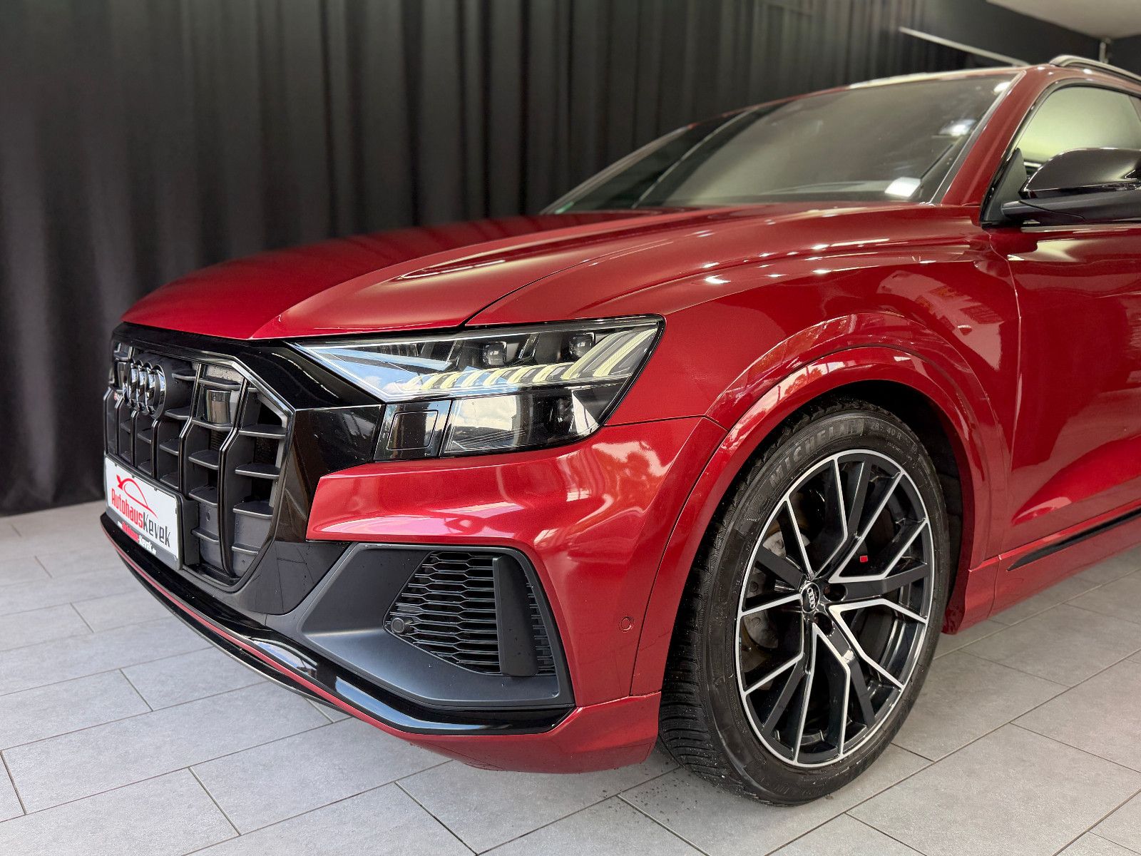 Fahrzeugabbildung Audi SQ8 4.0 TDI quattro|3D BANG&OLUFSEN|RS-SITZE|AHK