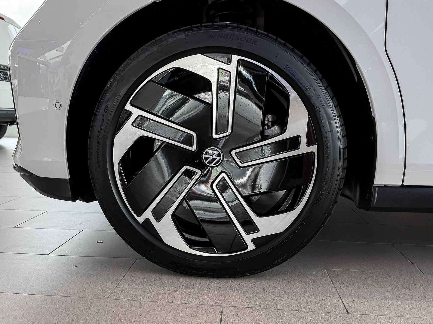Volkswagen ID. Buzz GTX 4MOTION langer Radstand 250 kW 340 imagem 3