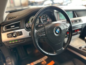 BMW 740 d xDrive *HeadUP*KomfortSitze*Vollauss.*