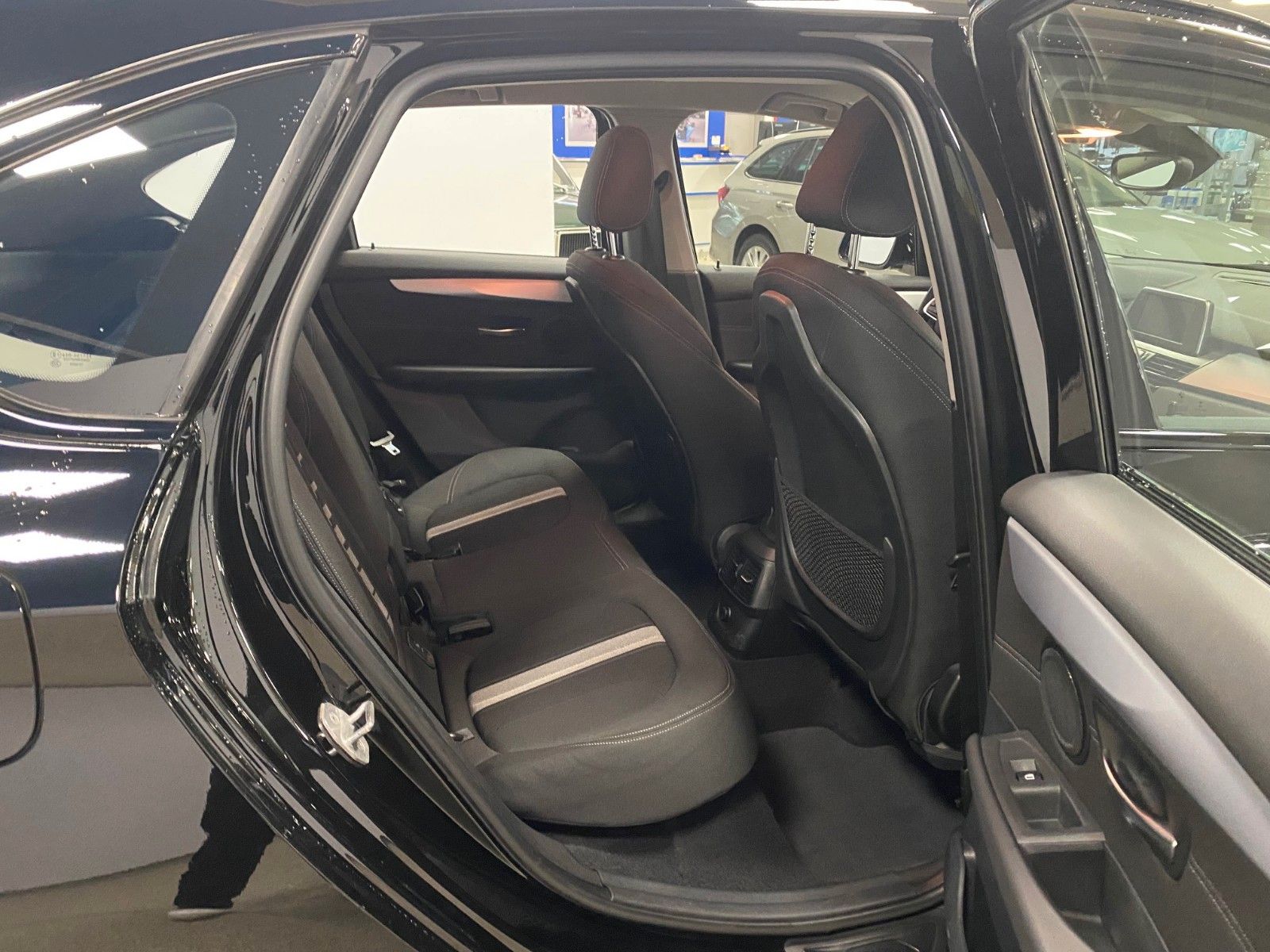 Fahrzeugabbildung BMW 218 Active Tourer 218d Advantage+NAVIGATION+LED+