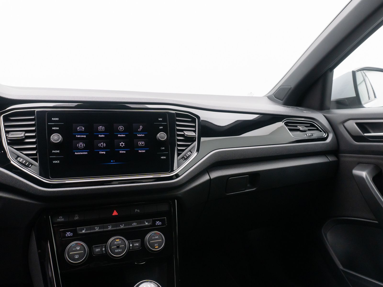 Fahrzeugabbildung Volkswagen T-Roc Sport ACC PDC HIFI Alarm FahrAssist DAB WR