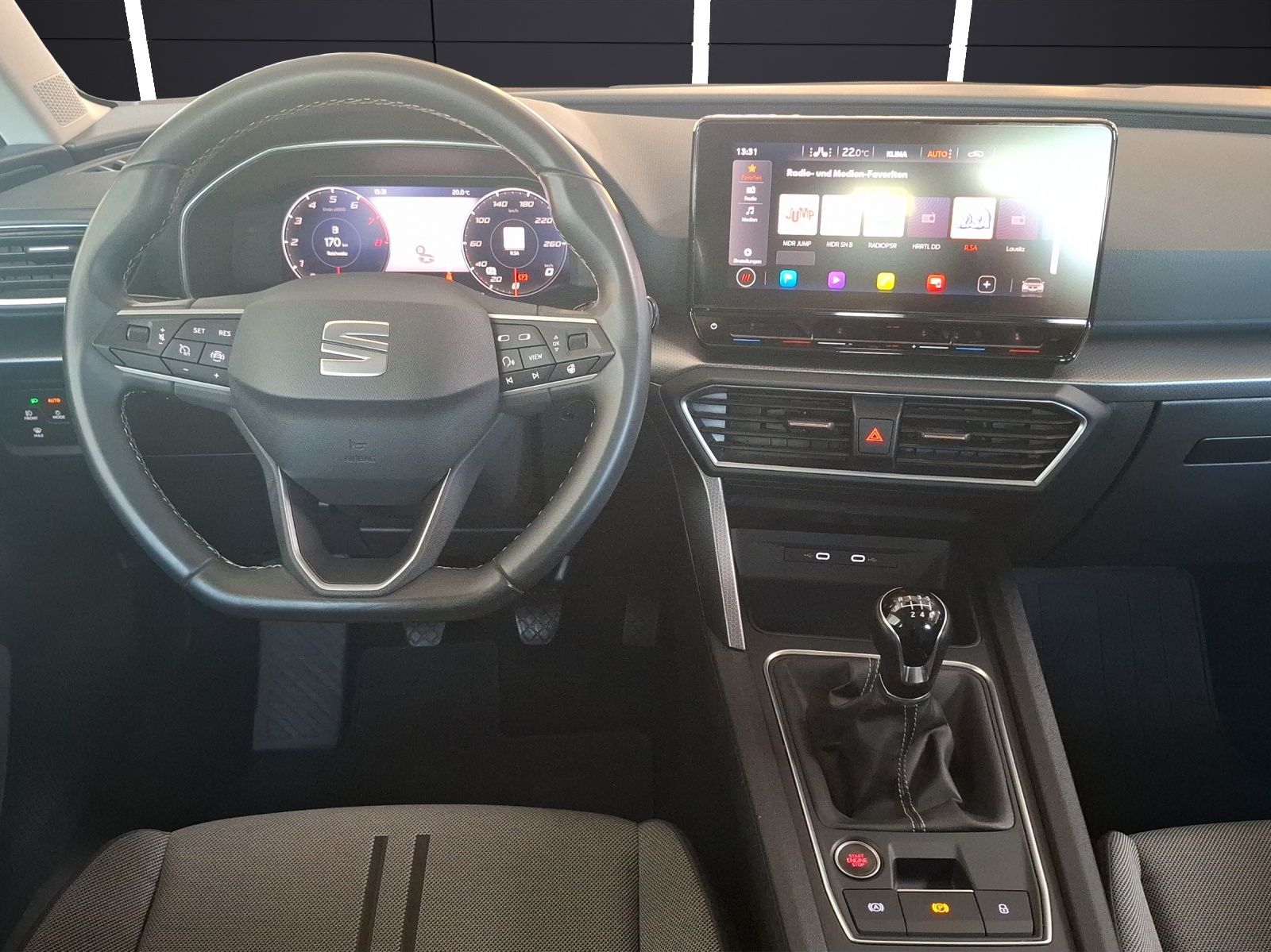 Fahrzeugabbildung SEAT Leon ST TSI Style LED AHK Navi AID ACC RFK SH