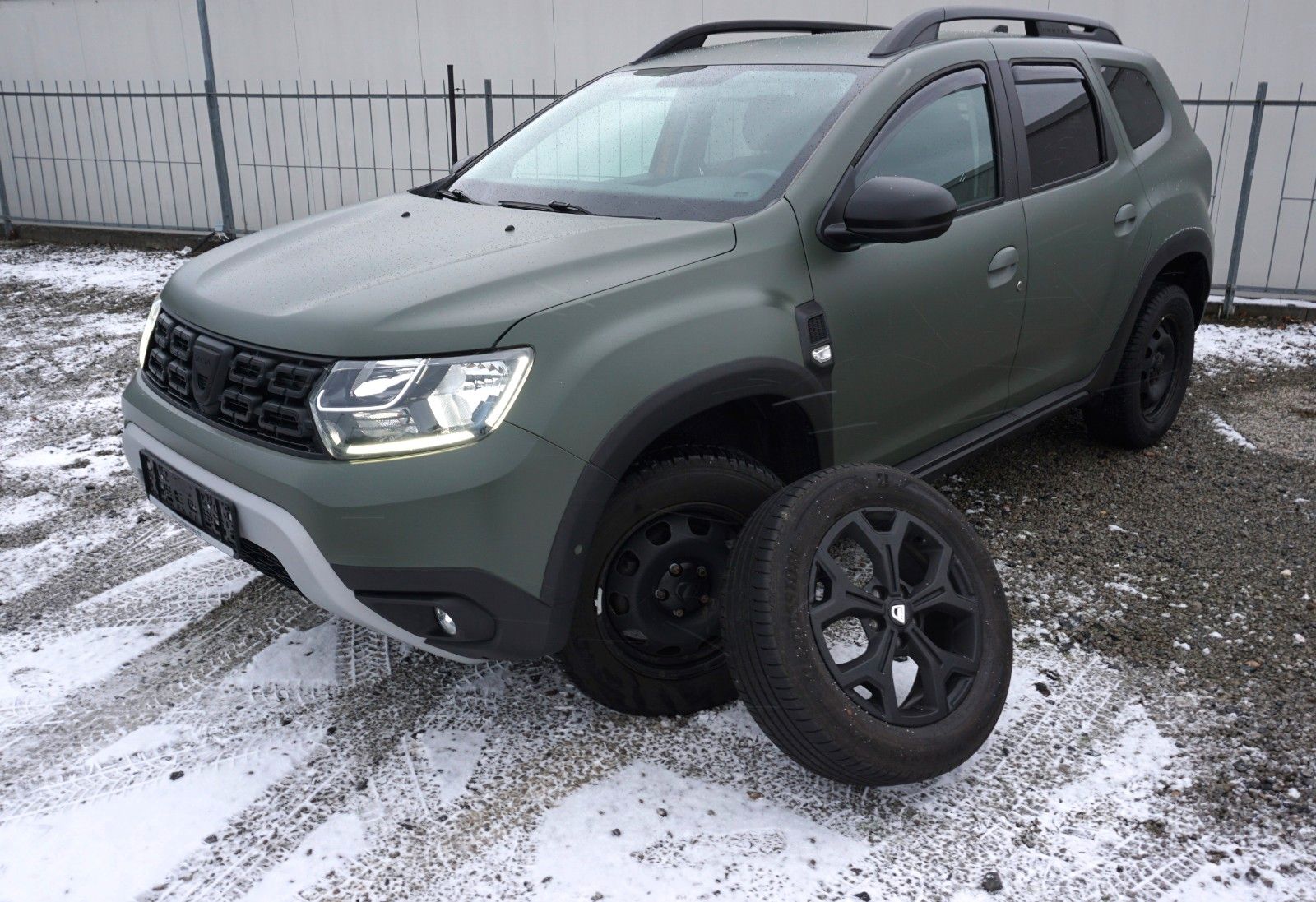 Fahrzeugabbildung Dacia Duster Adventure AHK,Scheckheft,Leder,LED,Navi