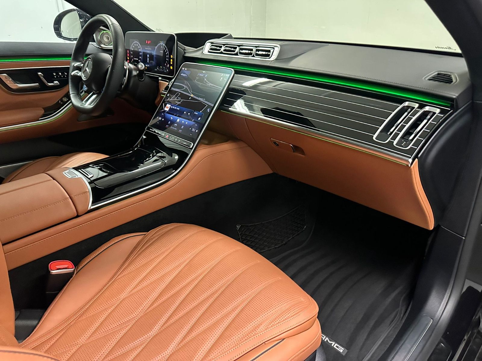 Fahrzeugabbildung Mercedes-Benz S 63 E Performance L *KERAMIK*TV*CARBON*4D*