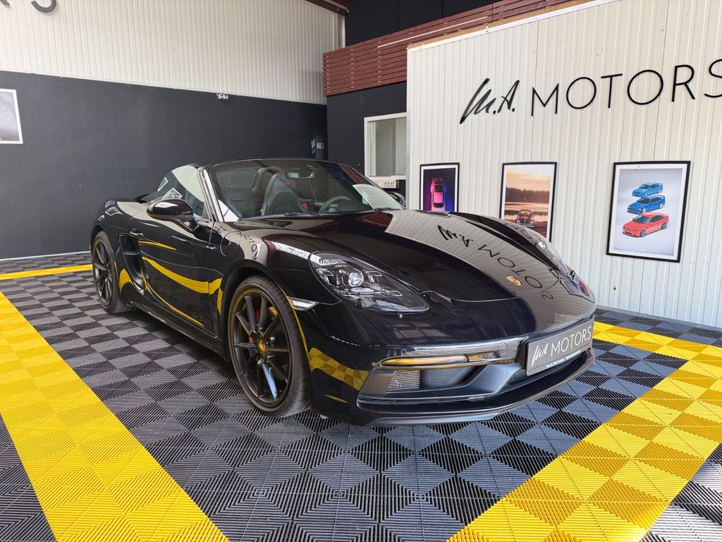 PORSCHE 718 Boxster/GTS 4.0/APPROV/GTS PAKET/BOSE/SP.CHR PORSCHE 718 Boxster/GTS 4.0/APPROV/GTS PAKET/BOSE/SP.CHR