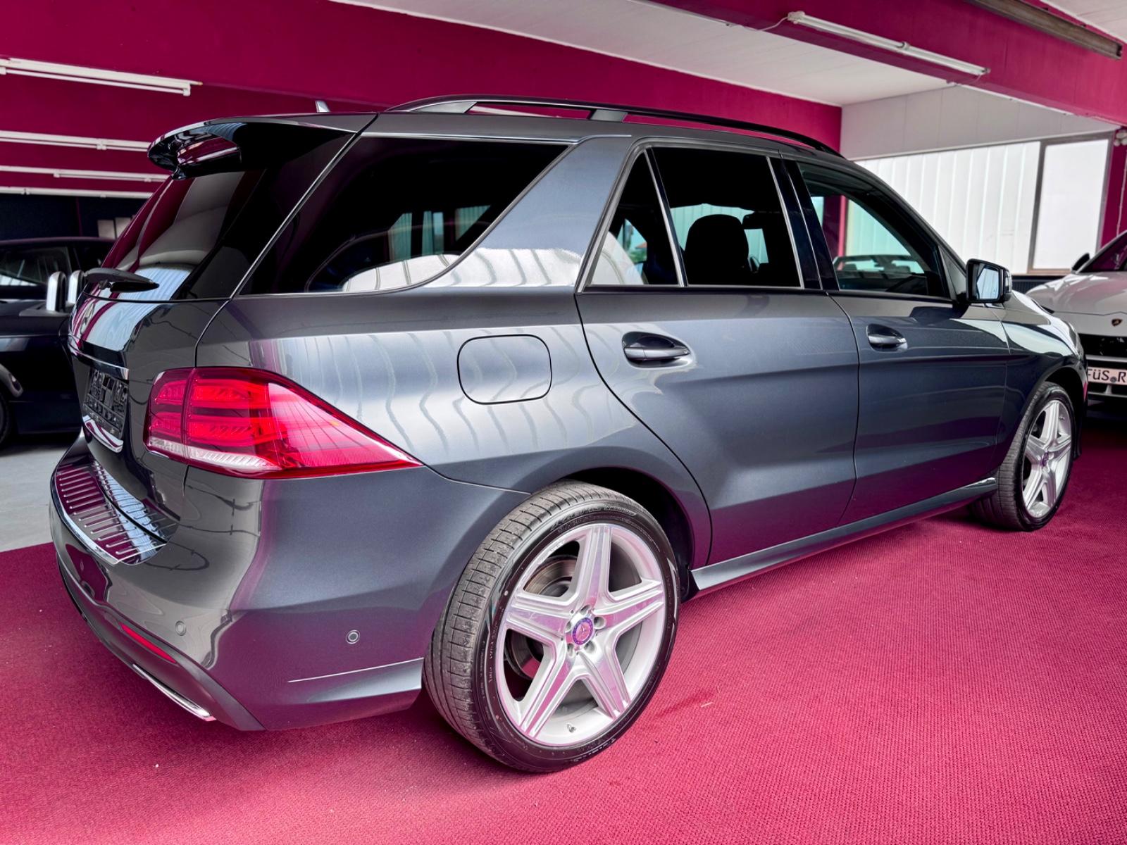 Mercedes-Benz GLE 350 d AMG Line Glasdach AHK Night Distronic