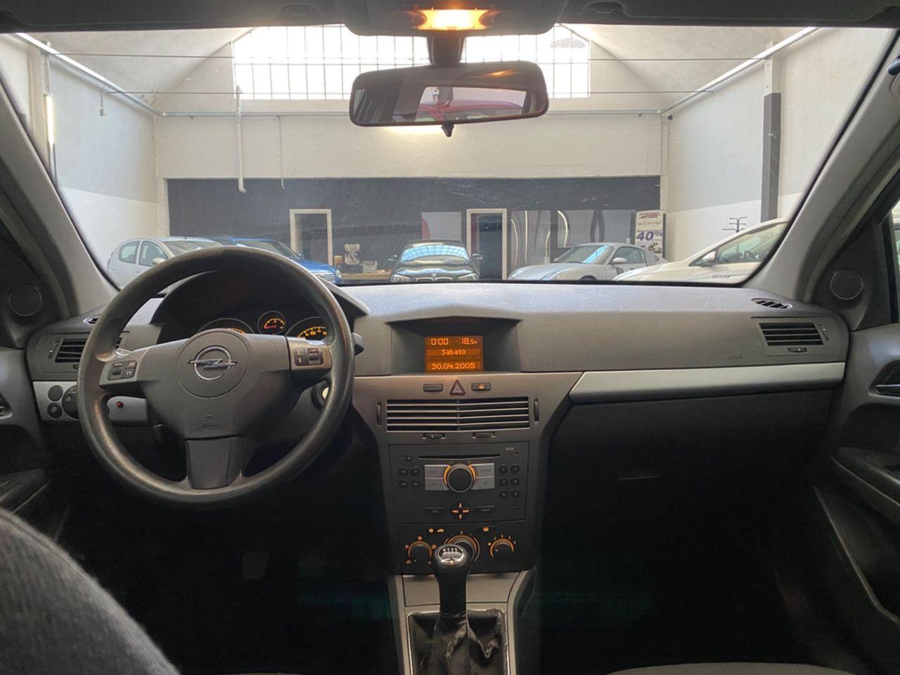 Opel Astra 2005 — photo 13