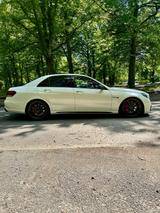 Mercedes-Benz GARANTIE*SCHECKHEFT*PANO*LED*H&K*DISTRONIC* 20"* - Mercedes-Benz E 63 AMG: Limousine