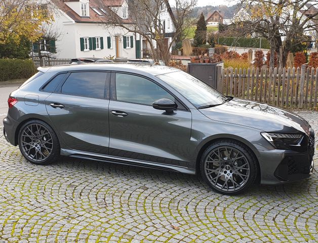 AUDI RS3 2.5 TFSI Sonos RS-AGA Matrix-LED Dek.Mikrof.