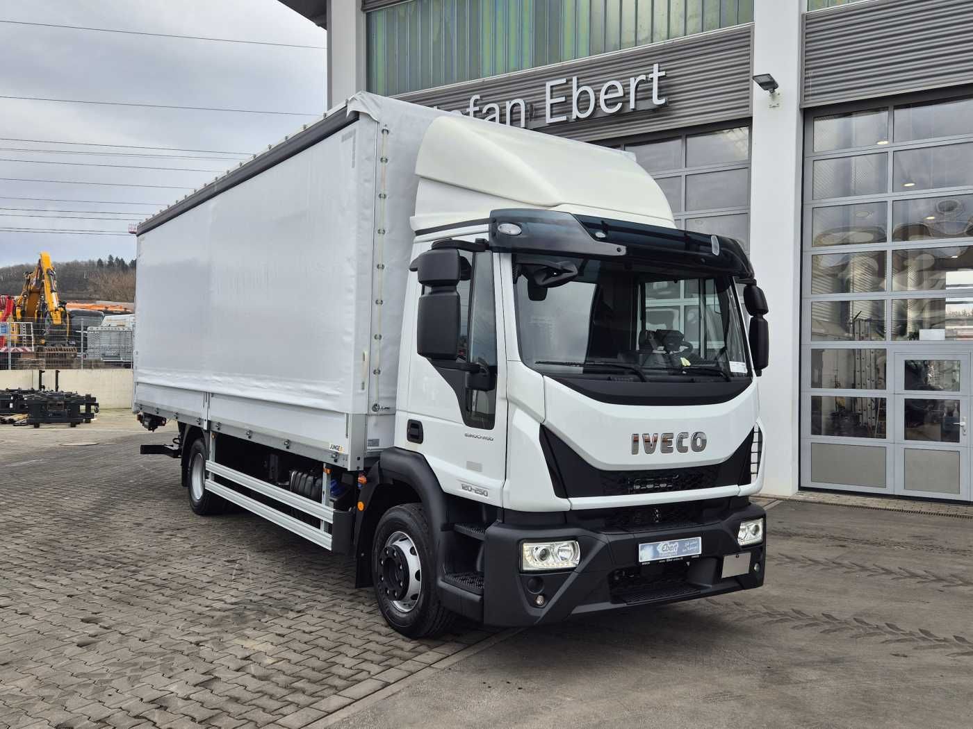 Fahrzeugabbildung Iveco ML120E25/P 2x Schiebeplane AHK LBW Kamera