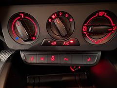 AUDI A1 1.4 TFSI DSG SB*S LINE*BI-XEN*PDC*NAVI*SHZ*