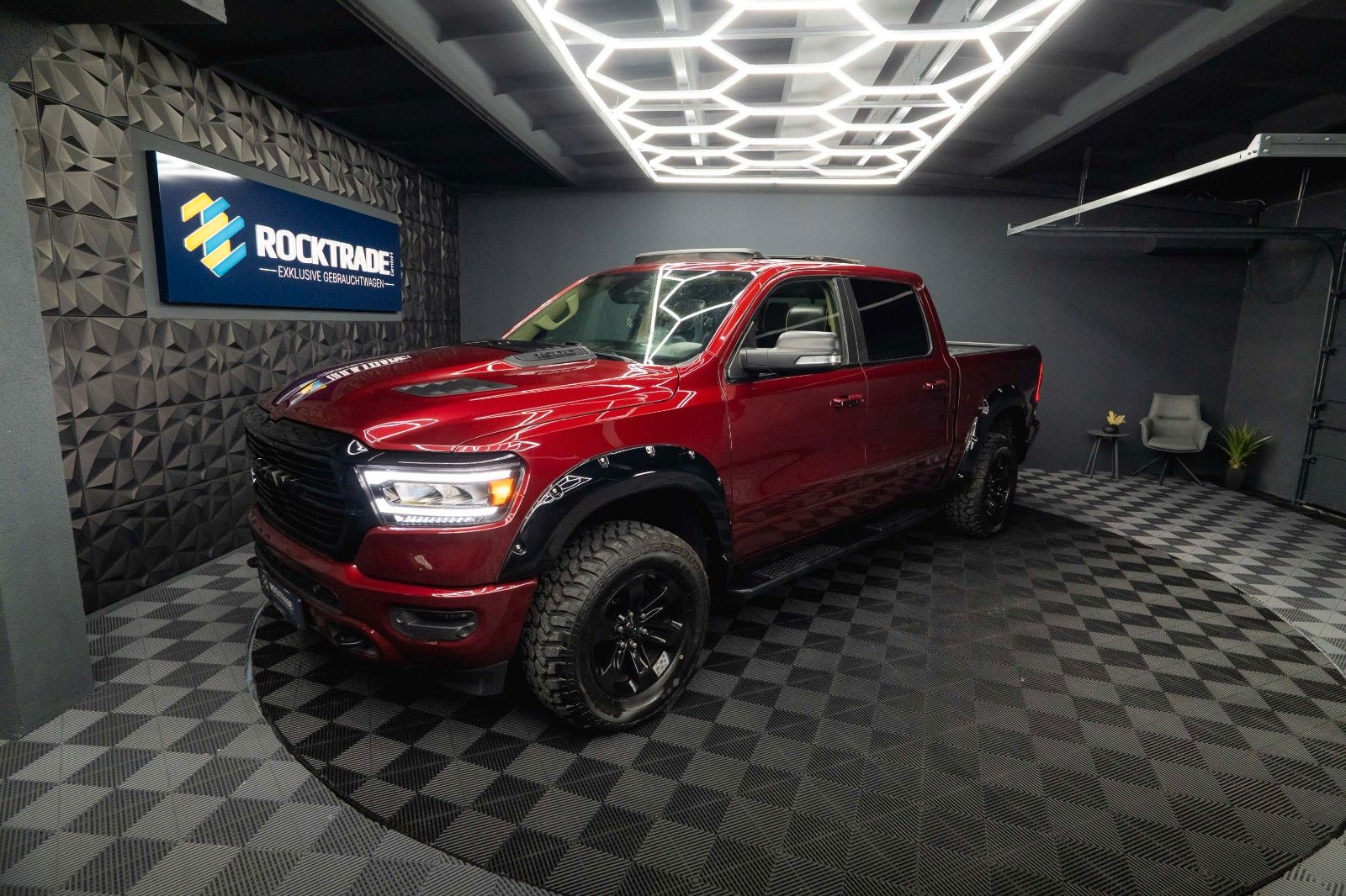 Fahrzeugabbildung Dodge RAM 5.7 V8 HEMI 4x4 NIGHT LARAMIE *Unfallfrei*