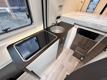 Westfalia Sven Hedin ACC LED AHK Markise Fußbodenheizung