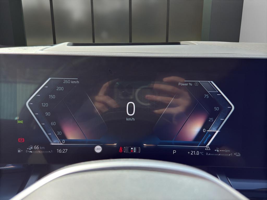 BMW 530e Lim. HYBRID LED NAVI HUD PANO ACC 360° 19"