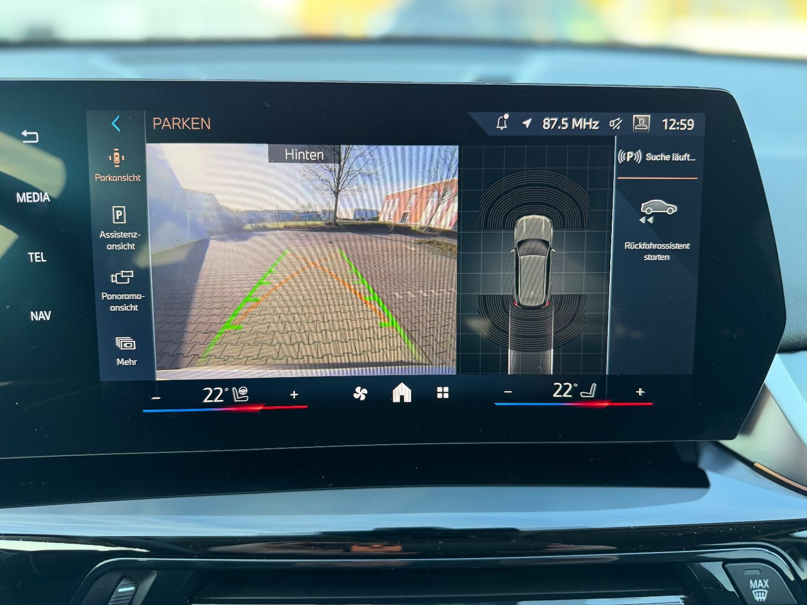 BMW X1 18d LED SPORT VOLLLEDER NAVI HARMAN foto 23