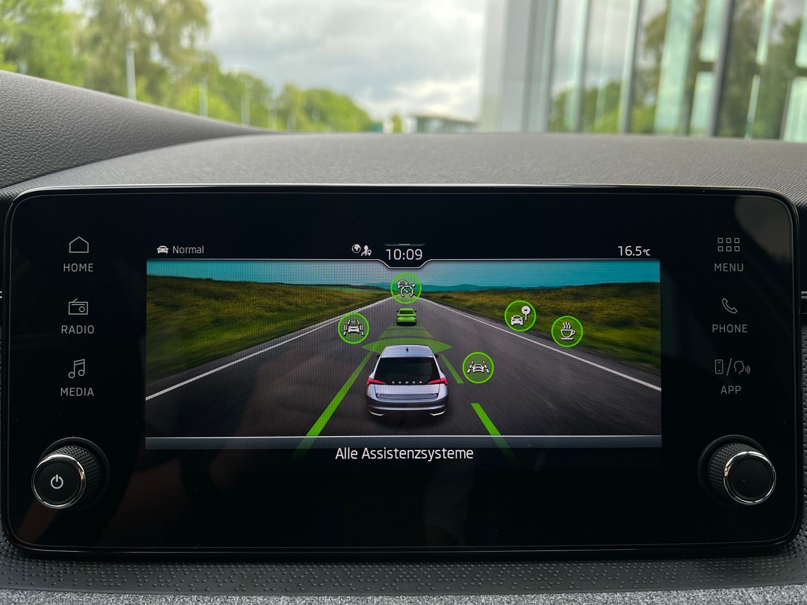 Fahrzeugabbildung SKODA Scala Selection 1.0 TSI DSG *LED, ACC, Kamera, 1