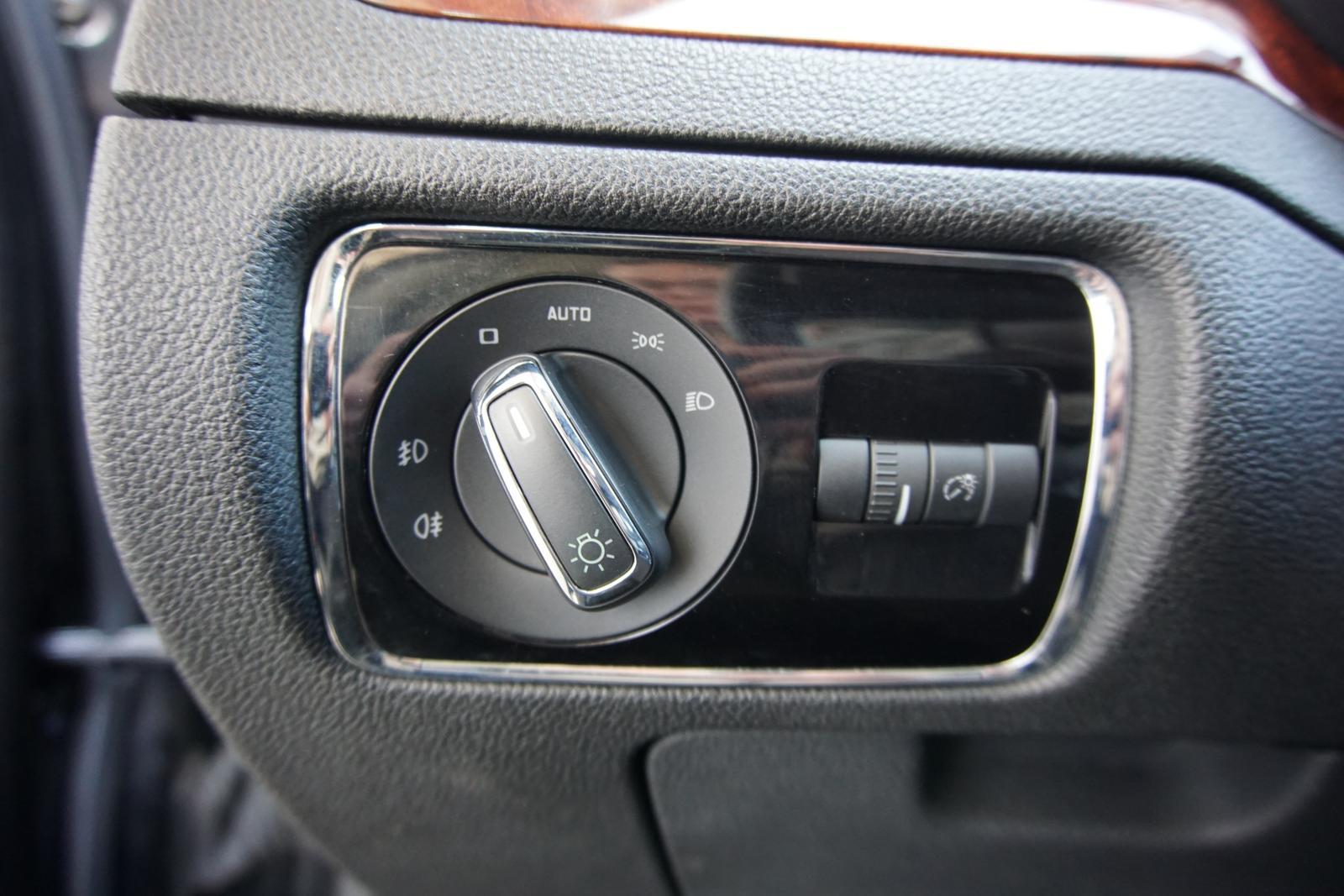 Skoda Superb 2010 — photo 16