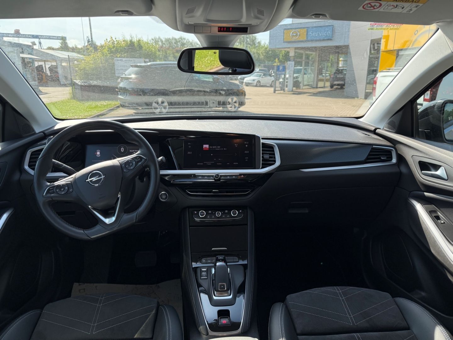 Fahrzeugabbildung Opel Grandland Ultimate SHZ+LHZ+Kamera+elek.Heck