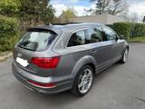 Audi Q7 4.2 TDI quattro tiptronic - - Audi Q7 mit Diesel-Antrieb: 4.2