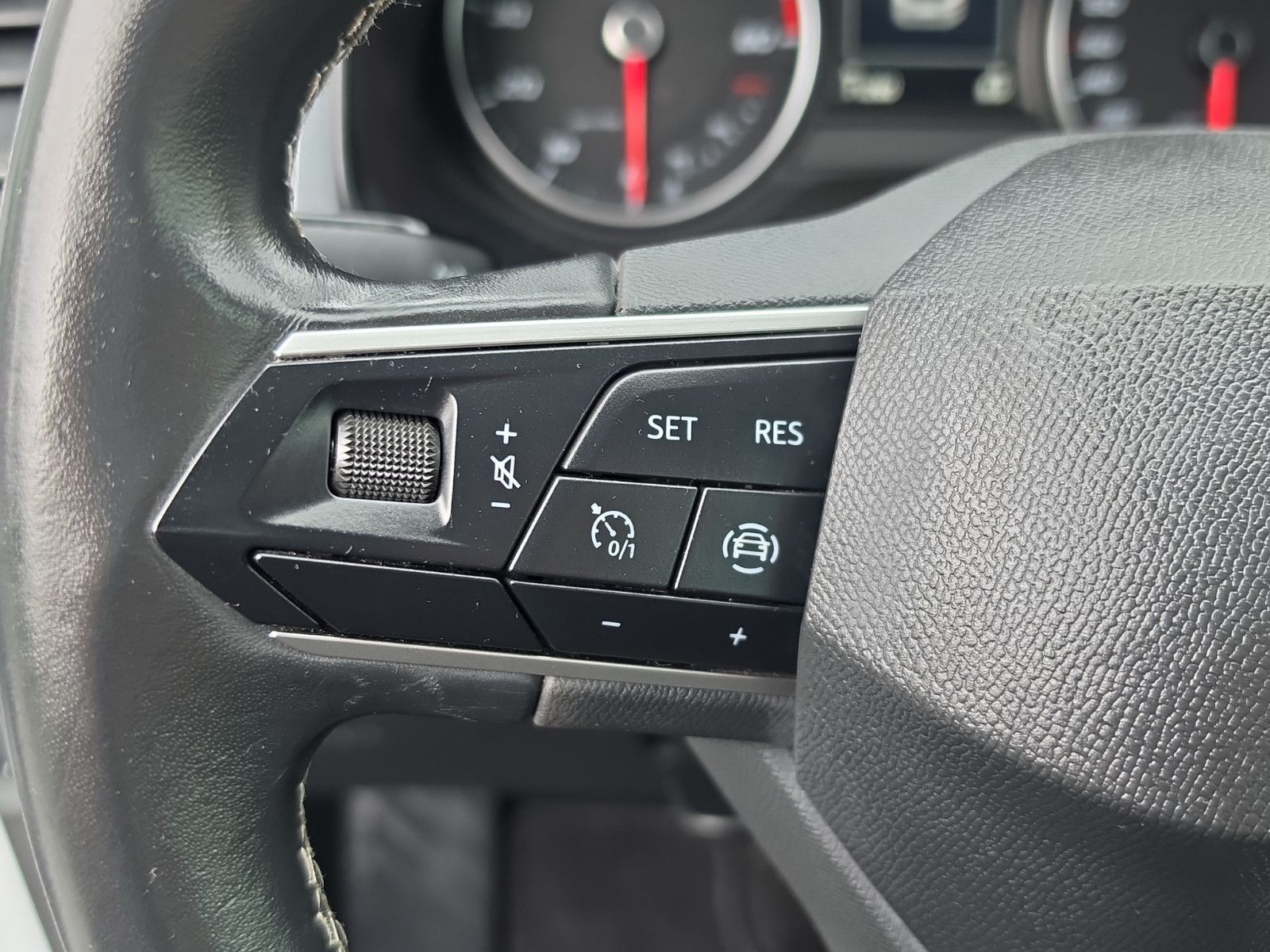 Fahrzeugabbildung SEAT Ateca Style Apple CarPlay LED
