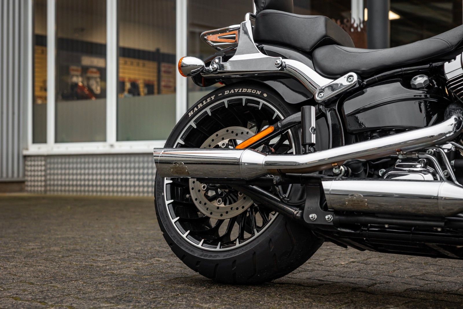 Fahrzeugabbildung Harley-Davidson FXSB Breakout 103 - Jekill & Hyde