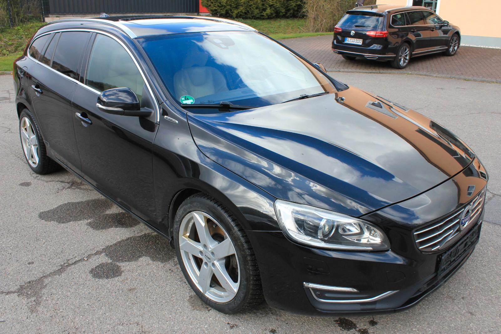 Volvo V60 Kombi Summum AWD