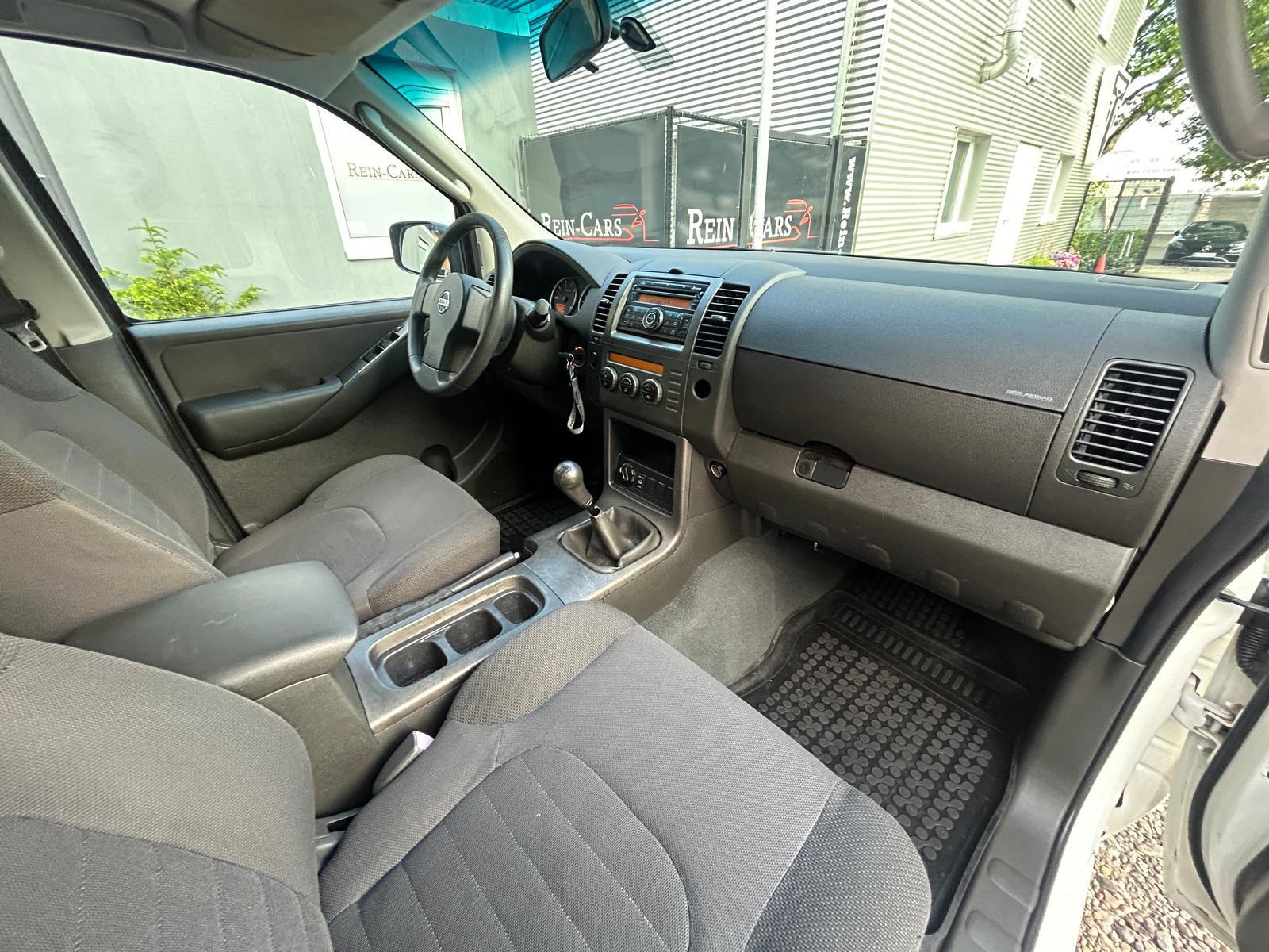 Nissan Pathfinder XE Plus 2.5 dCi 171 ch BVM 4x4 / 7 places / Attelage 3 t / Sièges chauffants / Climatisation auto