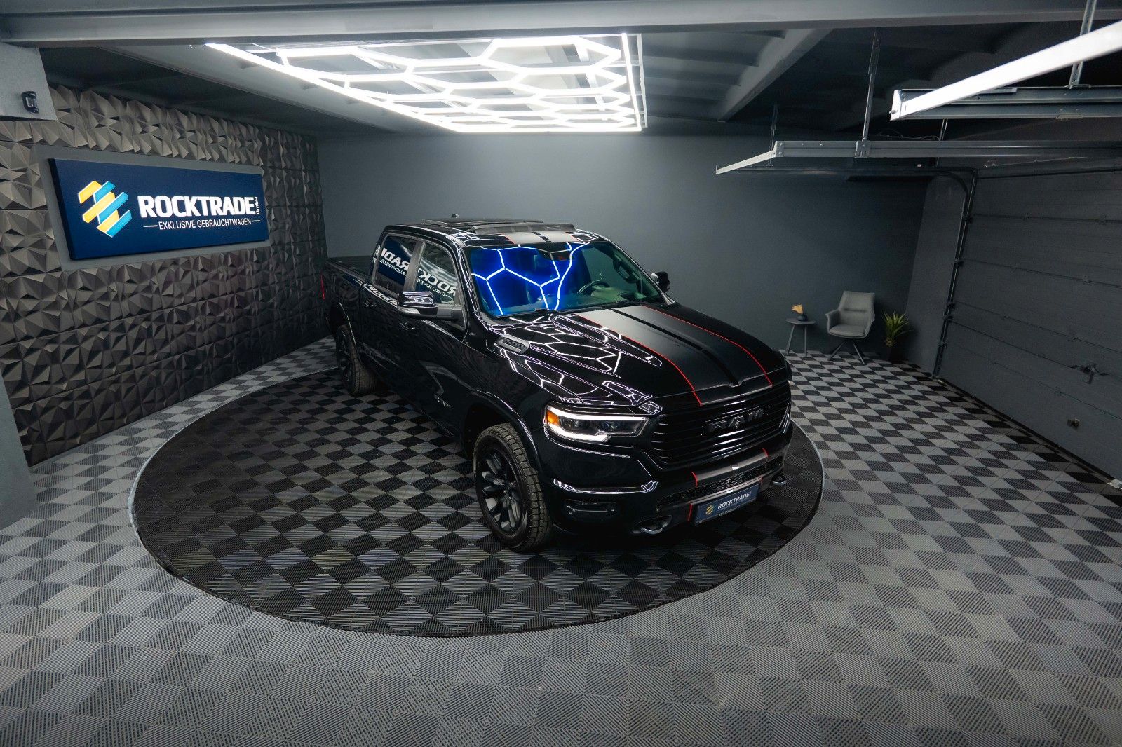 Fahrzeugabbildung Dodge RAM 5.7 V8 HEMI 4x4 LIMITED Offroad 100% Options