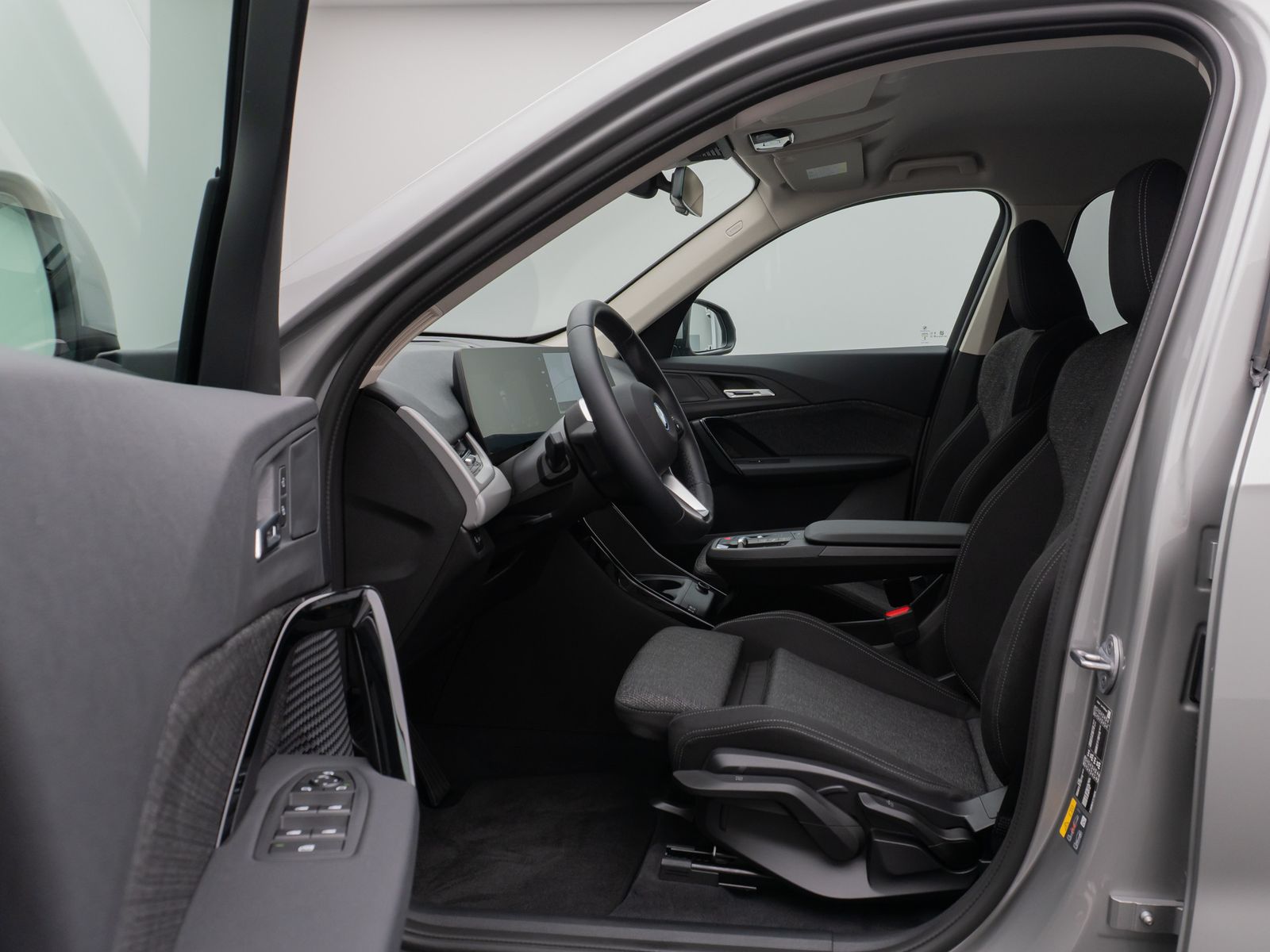 Fahrzeugabbildung BMW iX1 eD20 Kamera DAB Fernlichtassis Komfort Sport