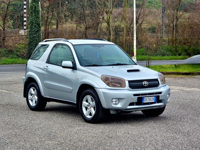 Toyota RAV 4 RAV4 2.0 Tdi D-4D cat 3 porte Sol 2