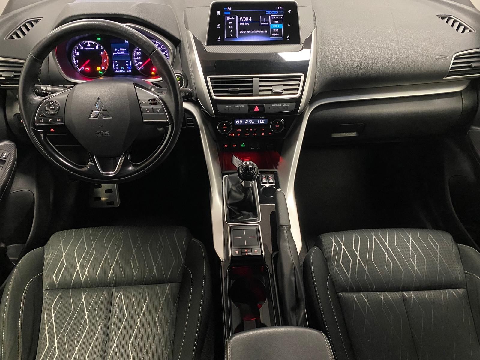 Fahrzeugabbildung Mitsubishi Eclipse Cross 1.5 T-MIVEC Intro Edition 2WD APP+