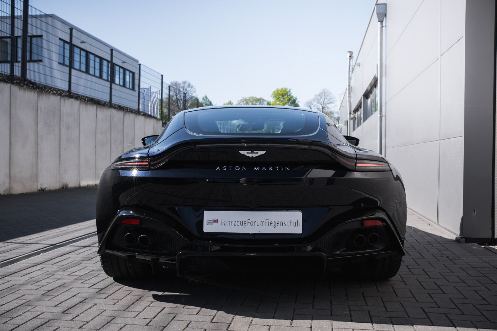 Fahrzeugabbildung Aston Martin V8 Vantage 4.0 V8 - Sitzbelüftung-Service neu