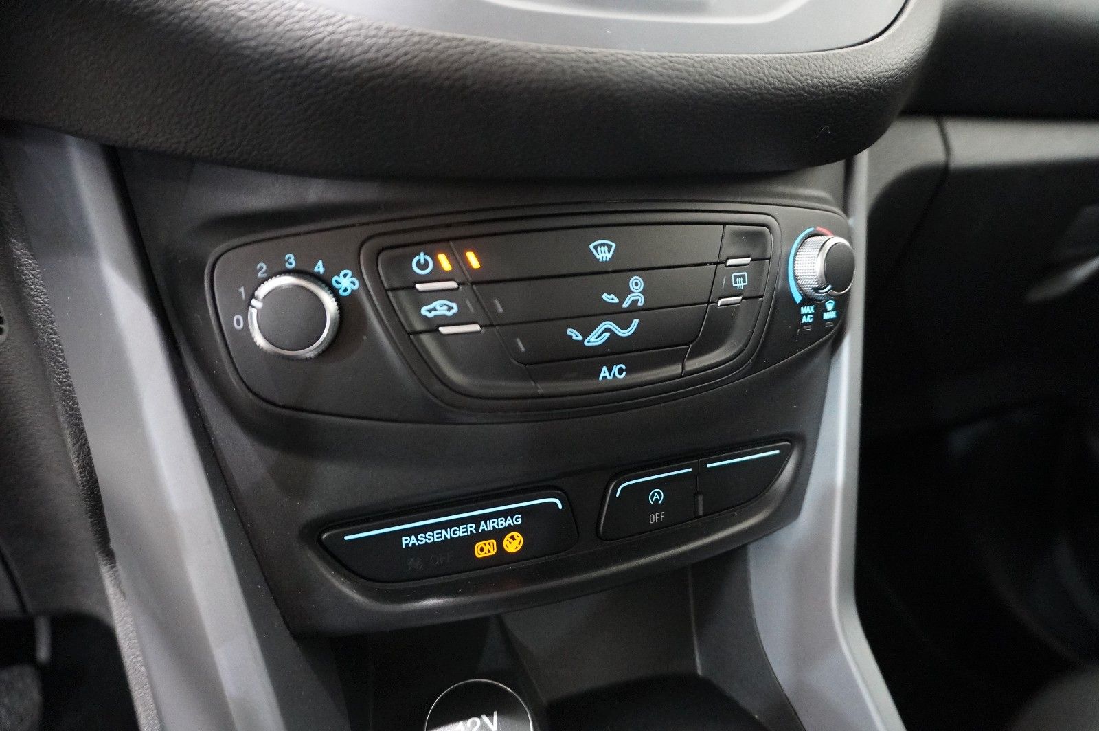 Fahrzeugabbildung Ford B-Max 1.0 TREND KLIMA/PDC/NEBEL/USB/AHK