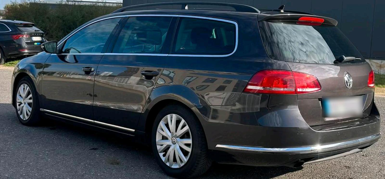 Volkswagen Passat 2011 — engine 105 HP (77kW)
