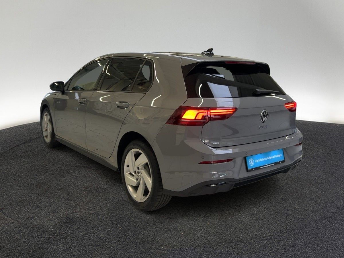 Volkswagen Golf VIII 1.5 eHybrid GTE DSG Rear View Navi App foto 2