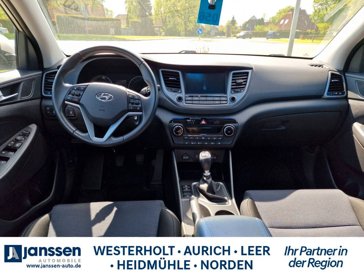 Fahrzeugabbildung Hyundai TUCSON Advantage, Navigation, Panoramadach