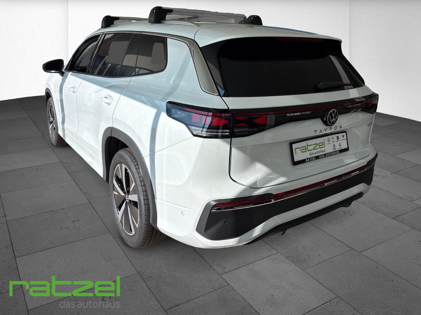 Fahrzeugabbildung Volkswagen Tayron ELEGANCE 1.5 TSI DSG 7-Sitzer+8-fach+NAVI