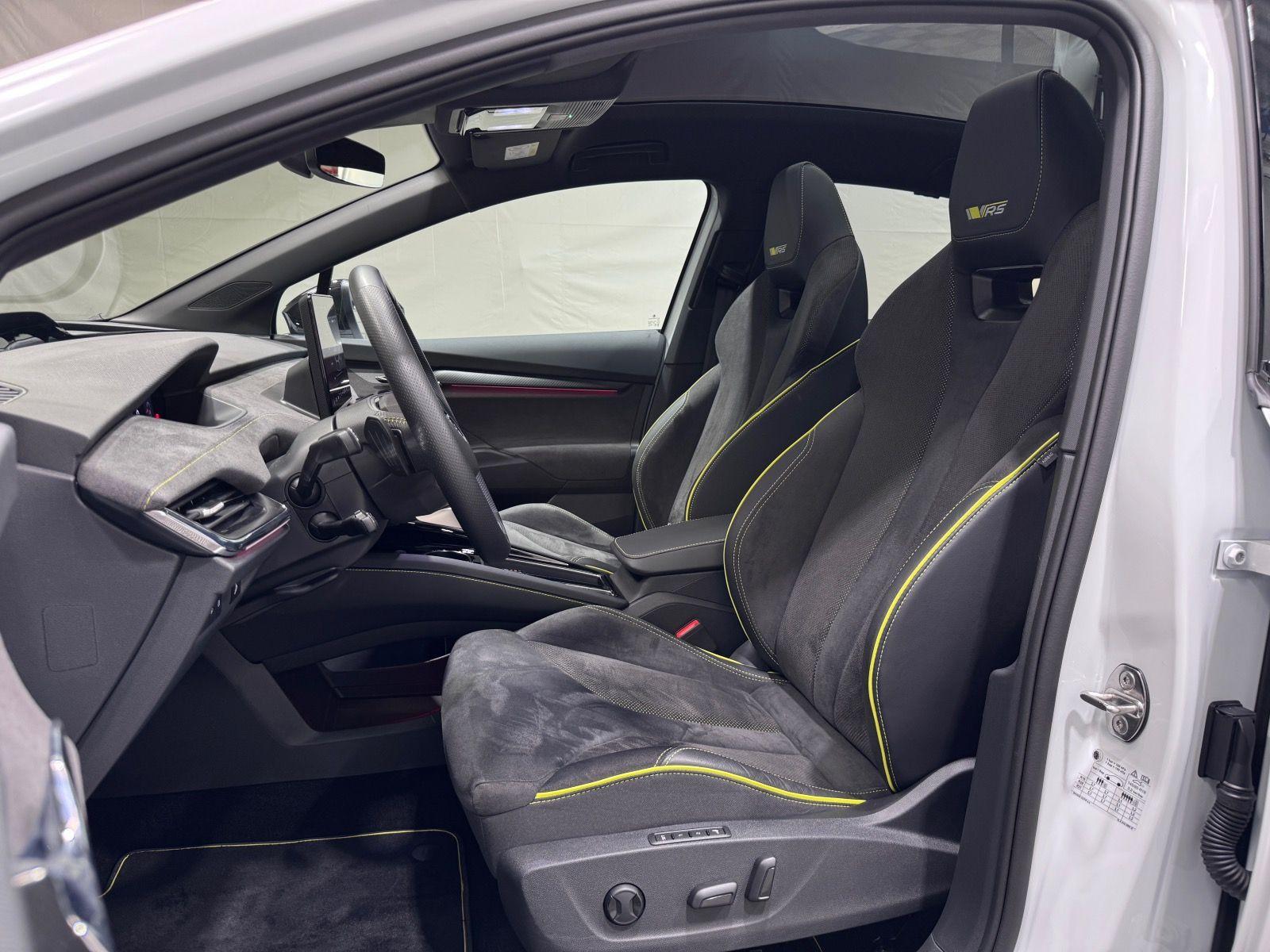 Skoda Enyaq Coupé RS | MATRIX NAVI PANO AHK HUD DCC