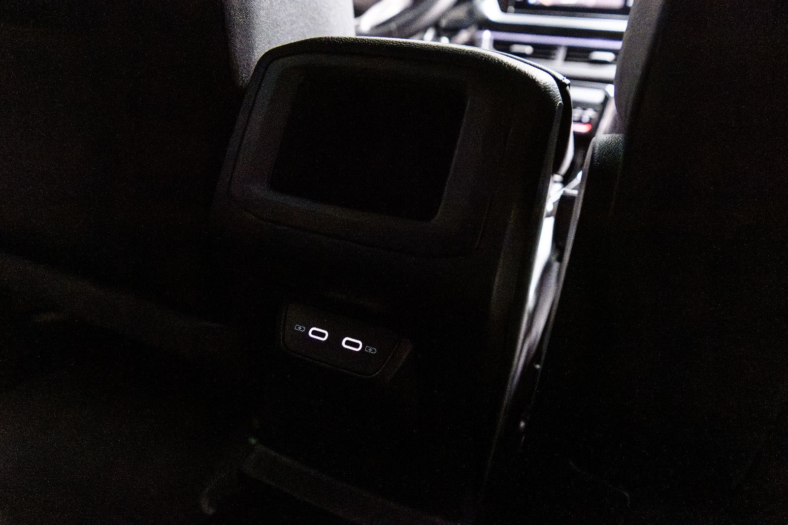 Fahrzeugabbildung Volkswagen T-Cross 1.5 TSI R-Line+LED+IQ+TOTWINKEL+ACC+AHK