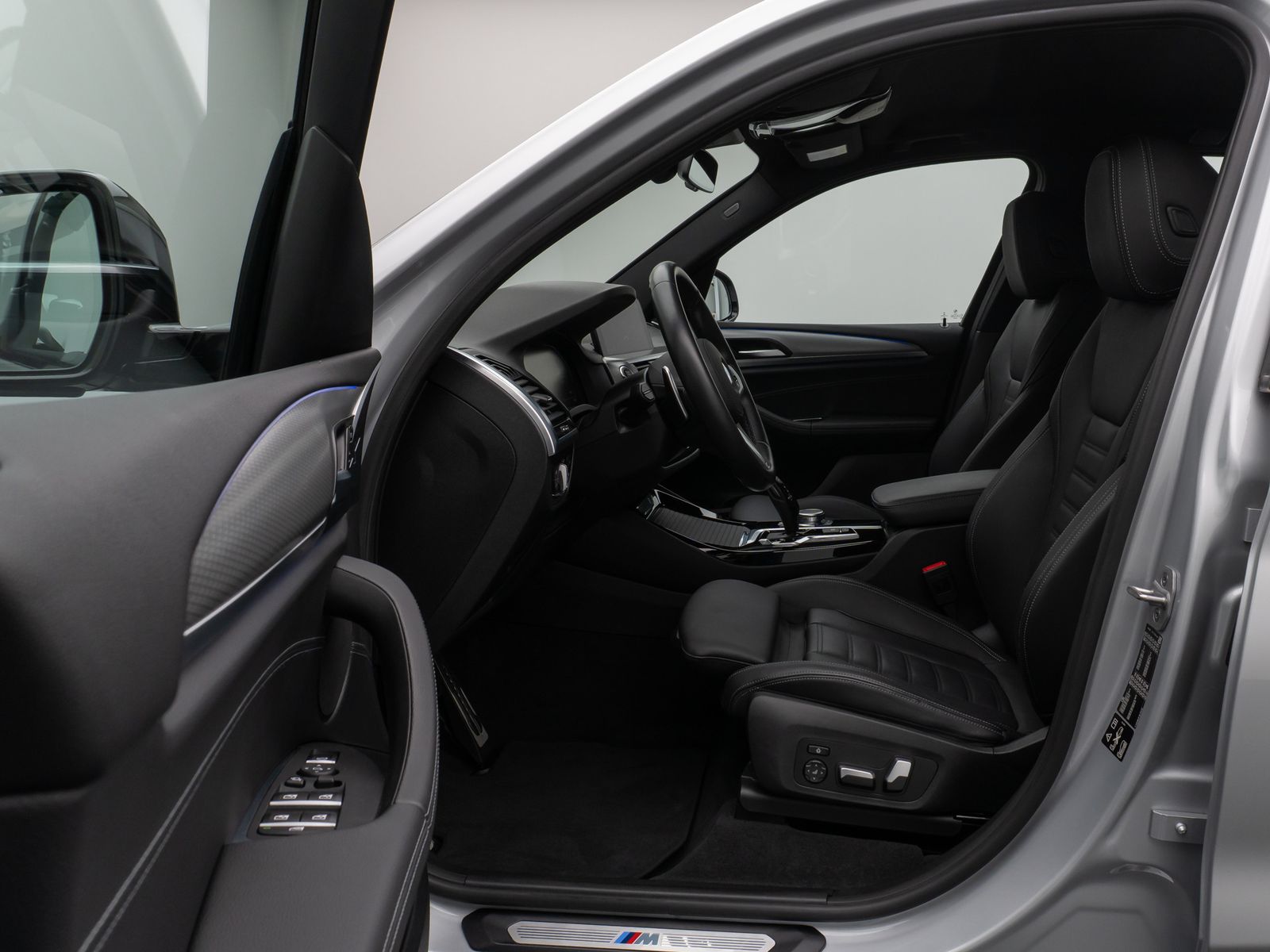 Fahrzeugabbildung BMW X3 xD20i M Sport 360°DAB Parkassist Alarm 19Zoll