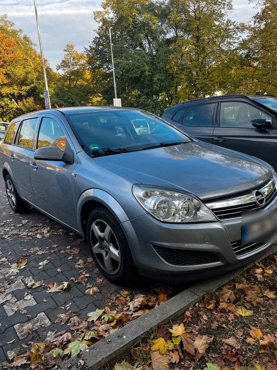 Opel Astra 2009 — photo 12