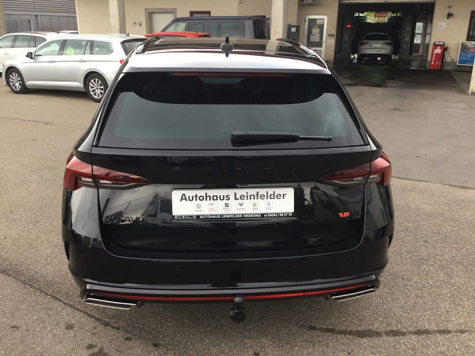 Fahrzeugabbildung SKODA Octavia 2.0TSI DSG RS Combi+AHK+Standheizung+19"