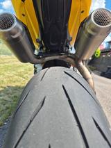 Ducati Streetfighter V2 S - DUCATI GELB