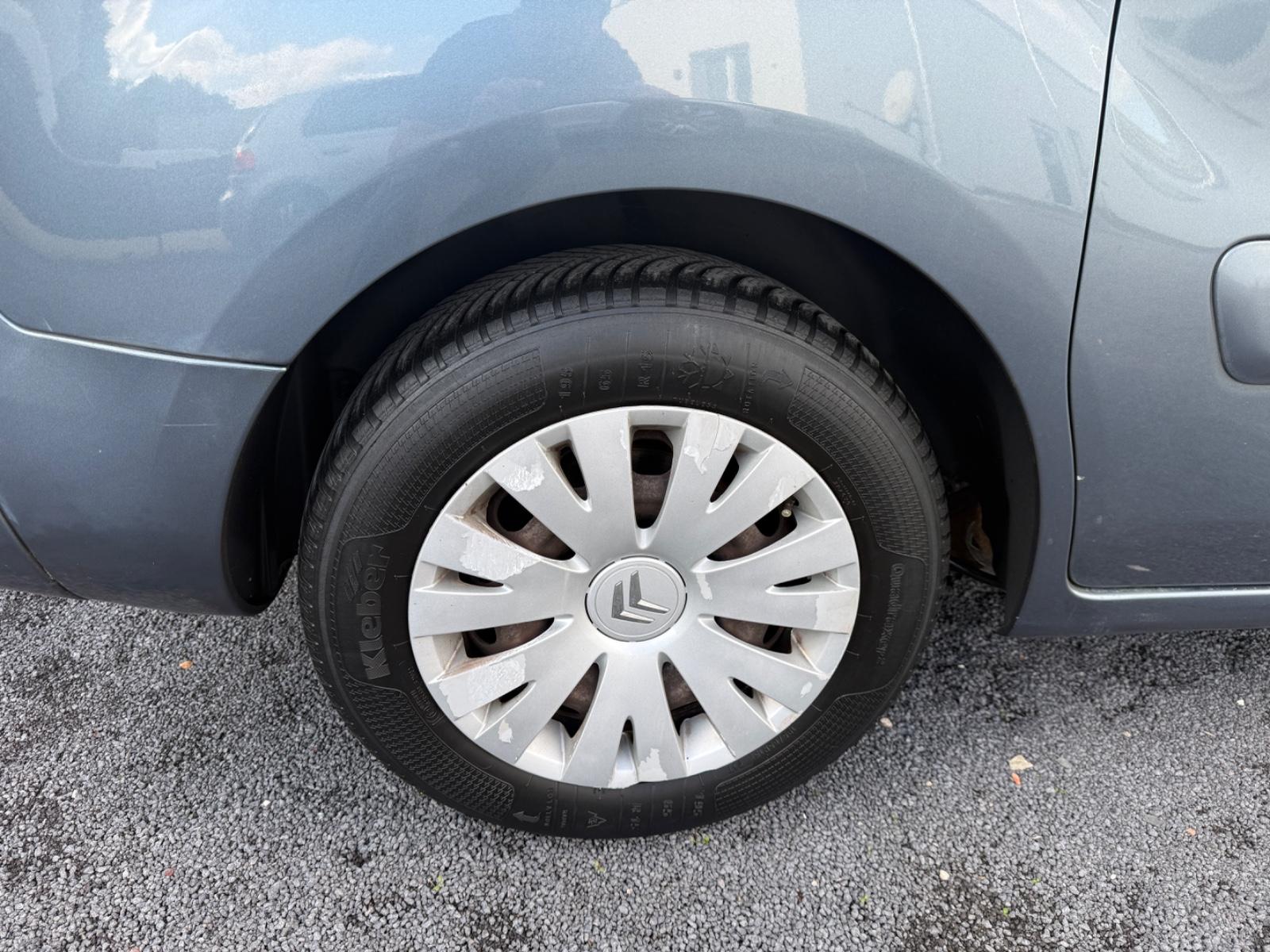 Citroën Berlingo Kombi Multispace *AHK*SHZ*1.Hand,TÜVneu
