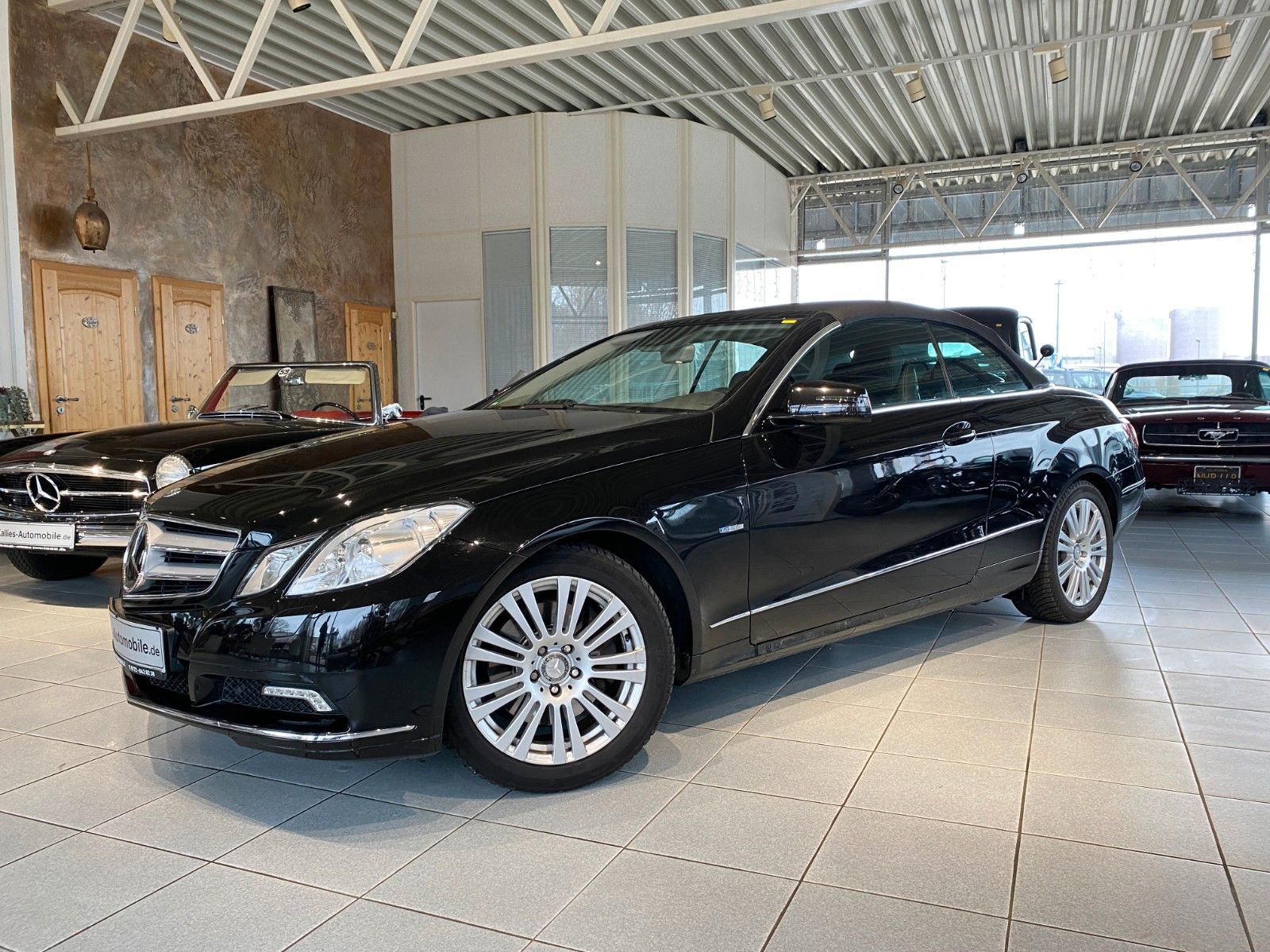 Fahrzeugabbildung Mercedes-Benz E 350 E -Klasse Cabrio E 350 CDI BlueEfficiency