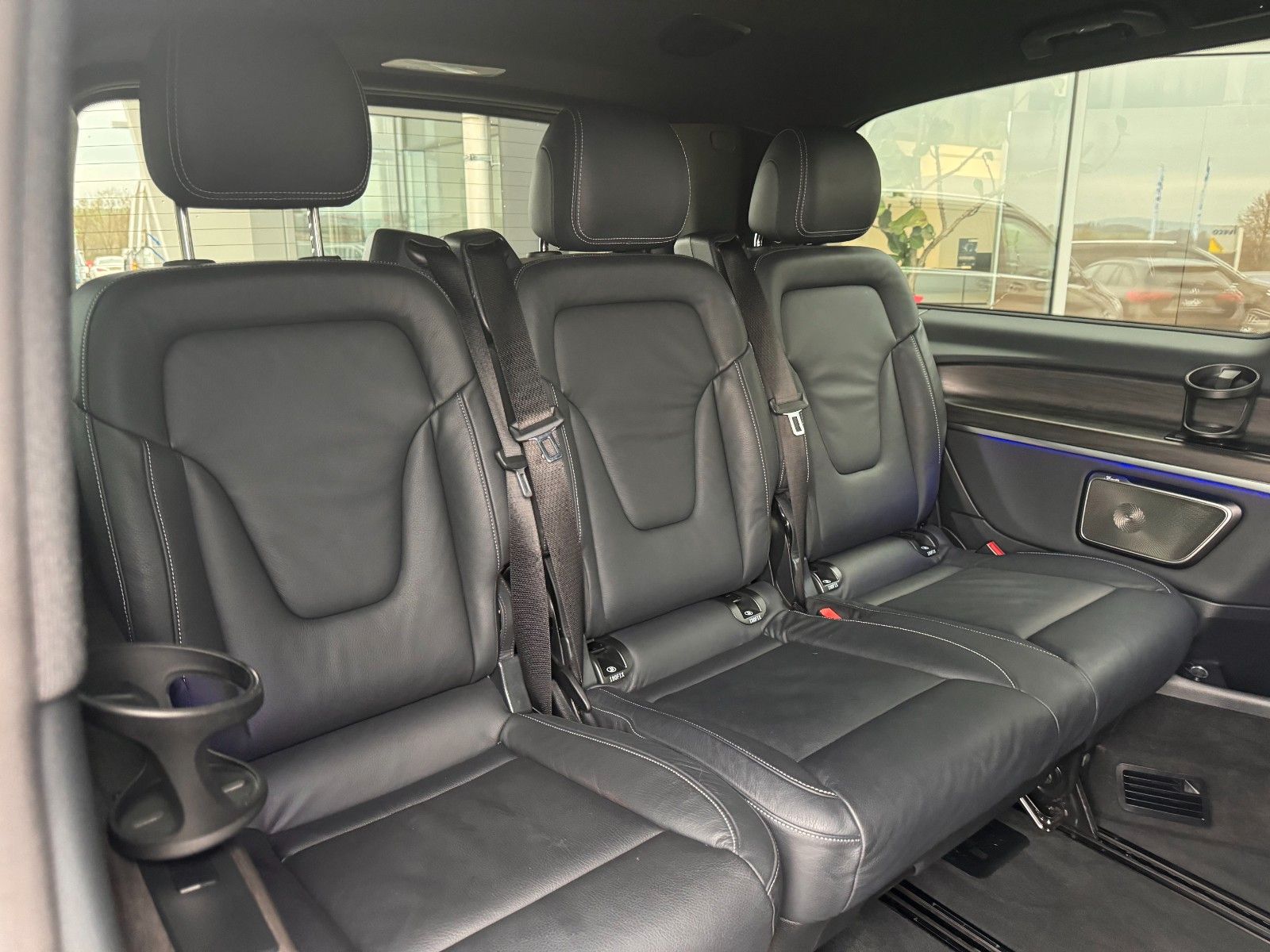 Fahrzeugabbildung Mercedes-Benz V 300 d AVA DISTRONIC AHK Standheiz Sound