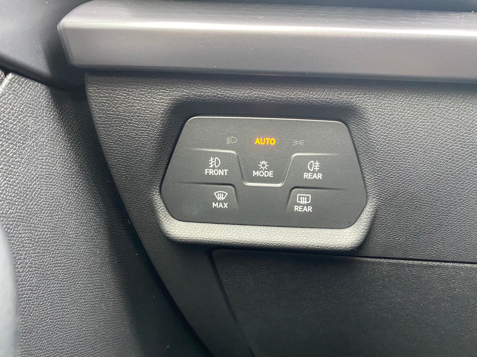 Fahrzeugabbildung CUPRA Formentor 1.5 eTSI DSG *Winterpaket